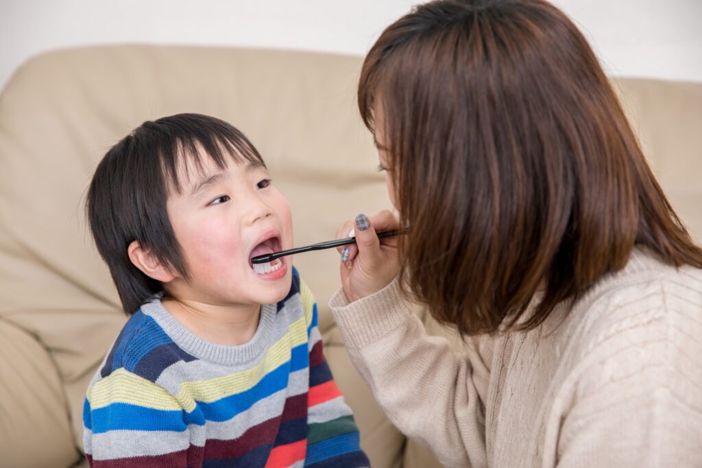 子どもの歯磨きと仕上げ磨き｜年齢別の正しい方法を解説！ 戸田市の小児歯科｜北戸田coco歯科